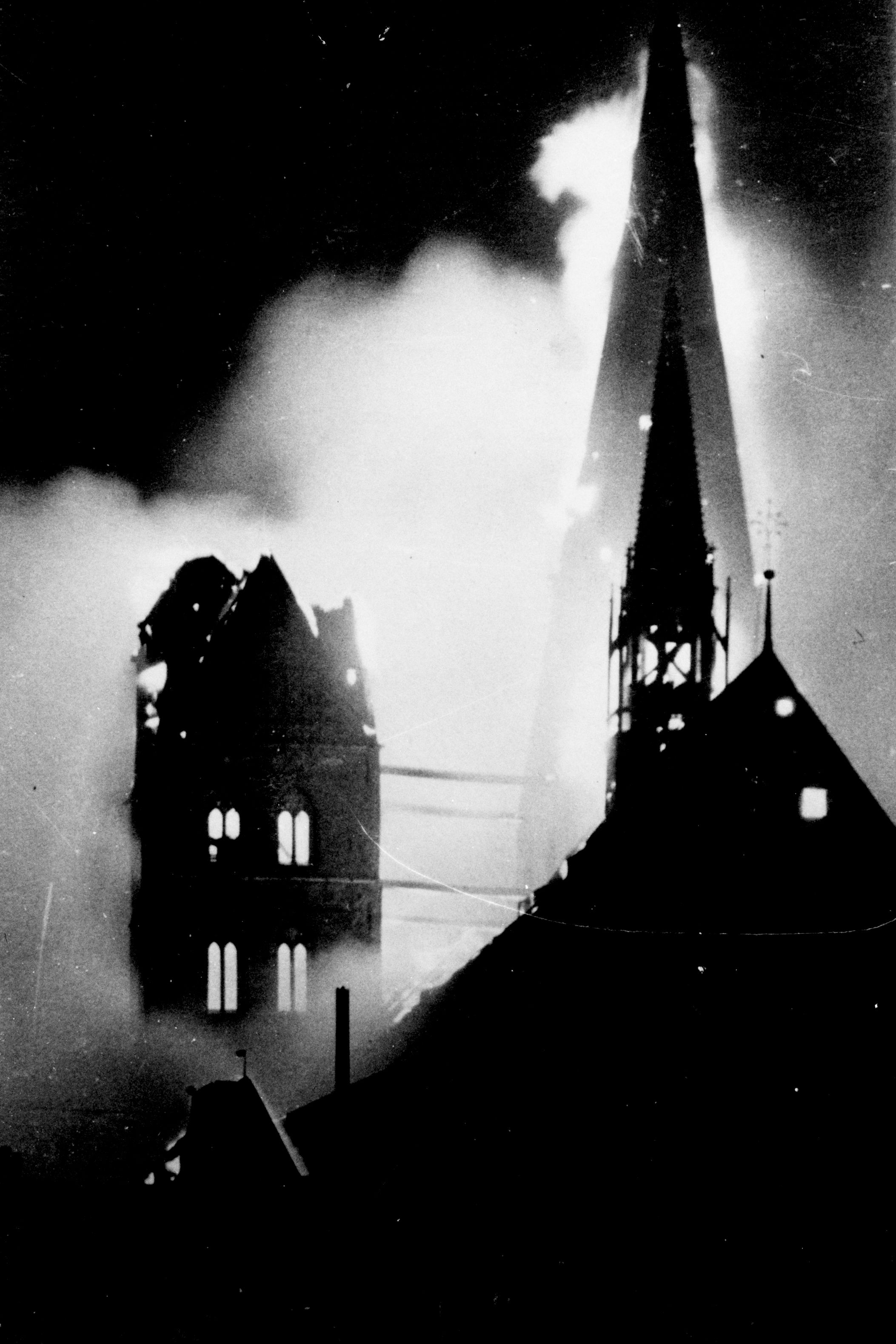 St. Marien brennend an Palmarum 1942