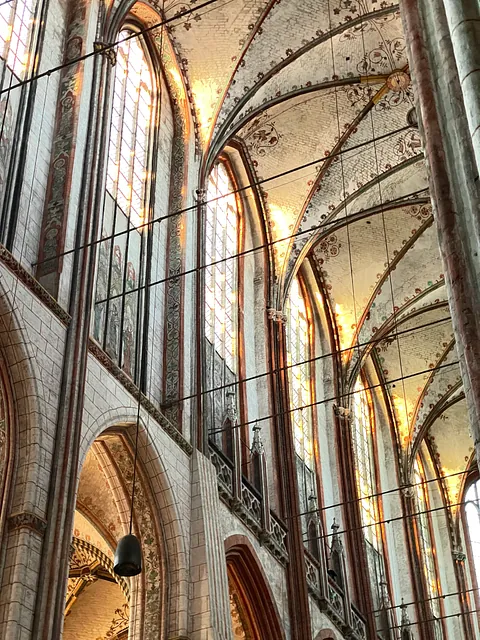 Ausstellung im Kirchenschiff