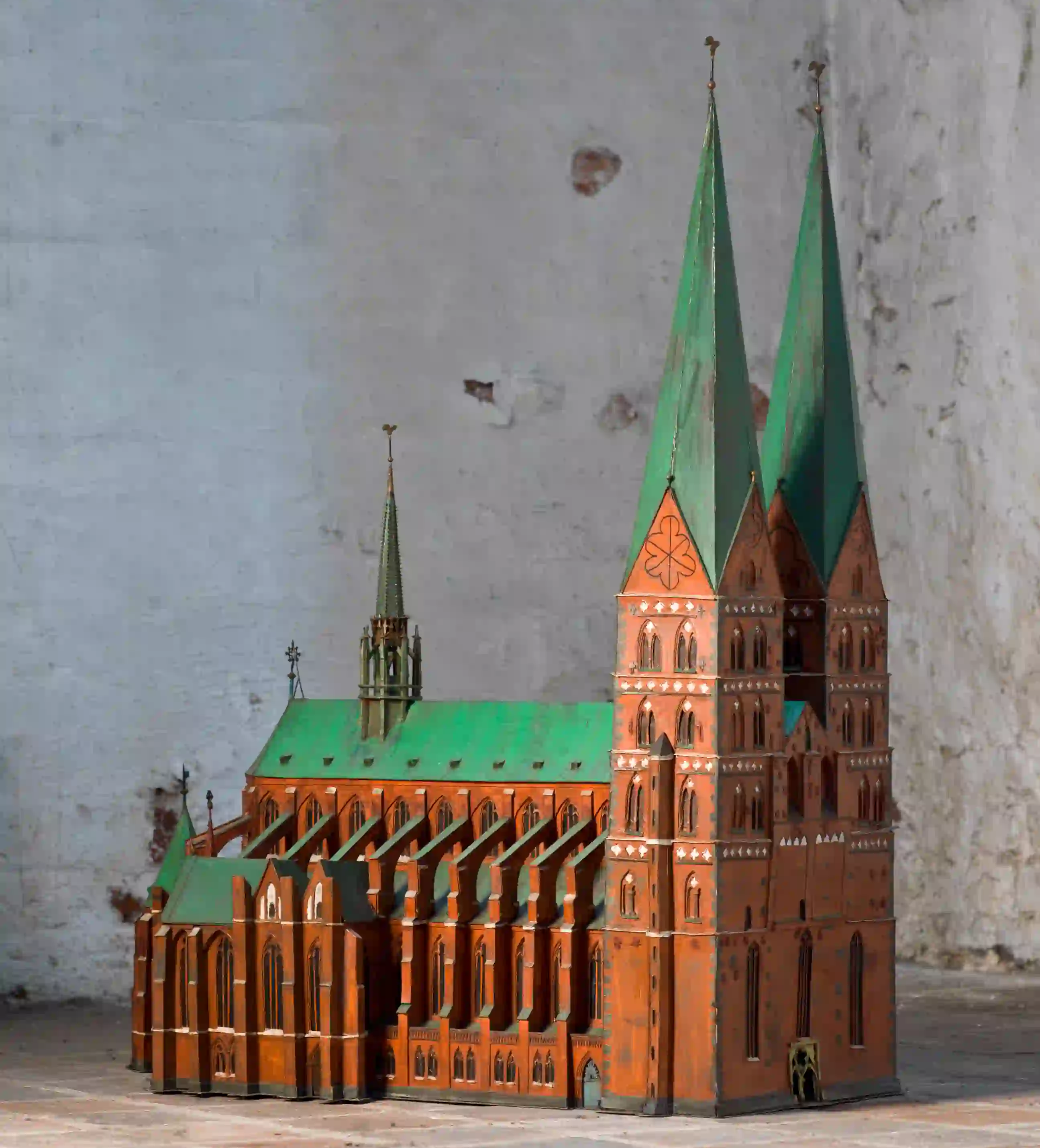 Modell der fertigen Marienkirche als gotische Basilika im Zustand von 1351